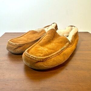 Men's Tan Suede UGG Loafers Slippers. 11.5-12